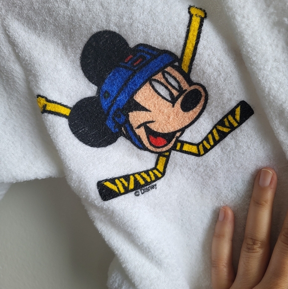 Mickey Mouse Robe/Hockey - NEW- - Picture 3 of 10
